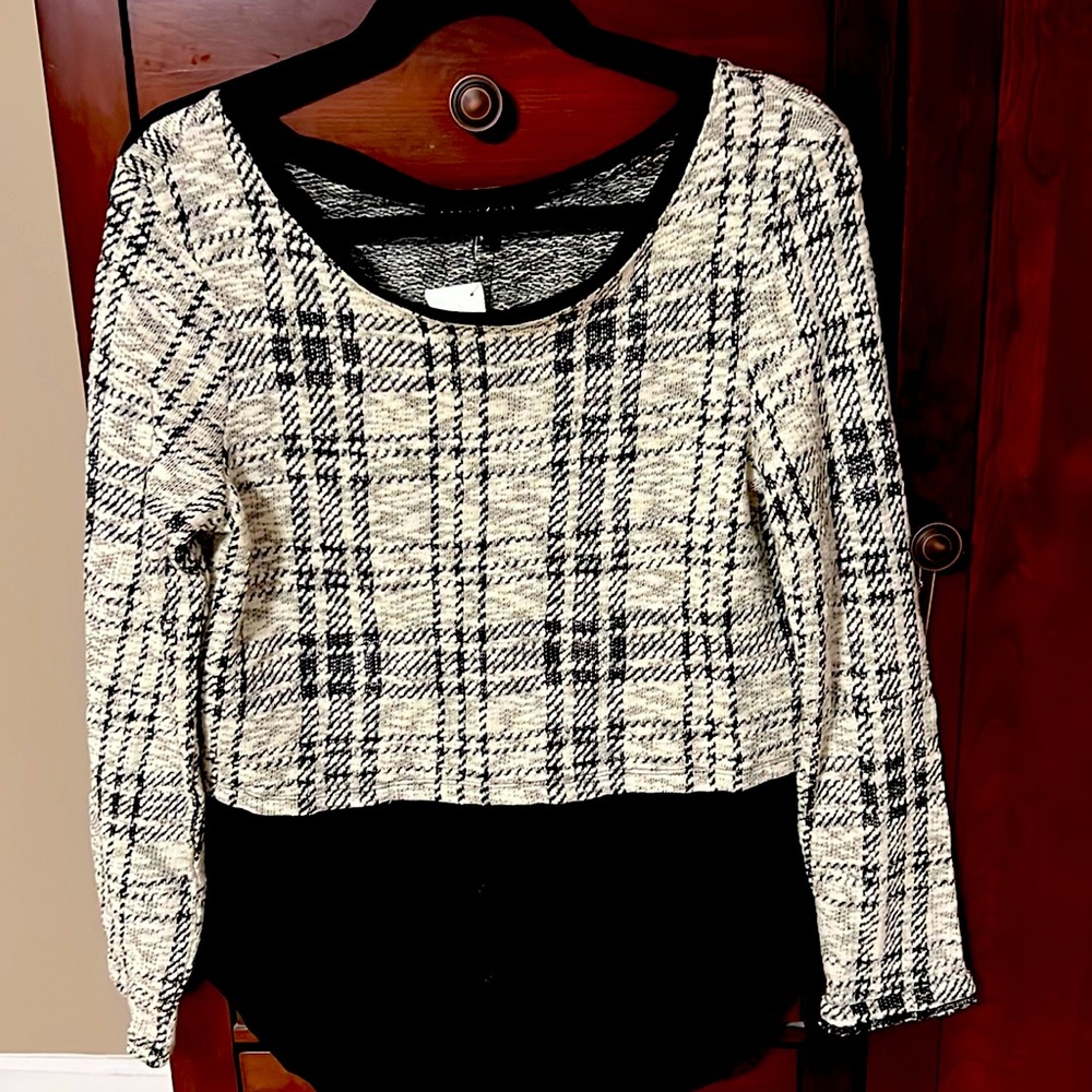 Sanctuary size small light weight sweater blouse combo